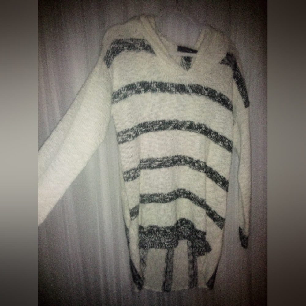 Forever 21 Long Hooded Sweater Size Large